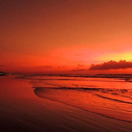 Apartamento Temporada Pe Na Areia Mongaguá Екстериор снимка